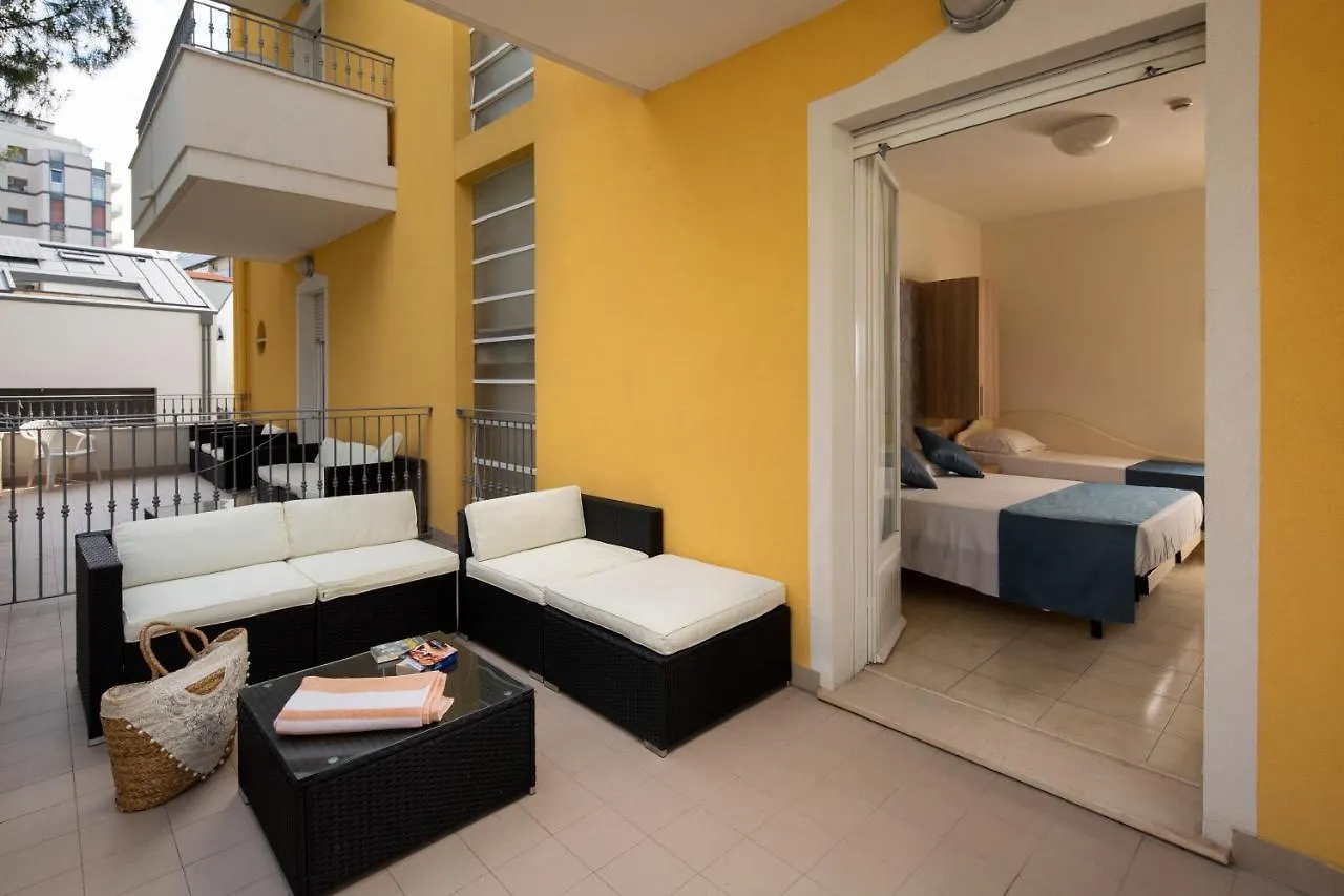 Hotel Cannes - In Pieno Centro Ριτσιόνε