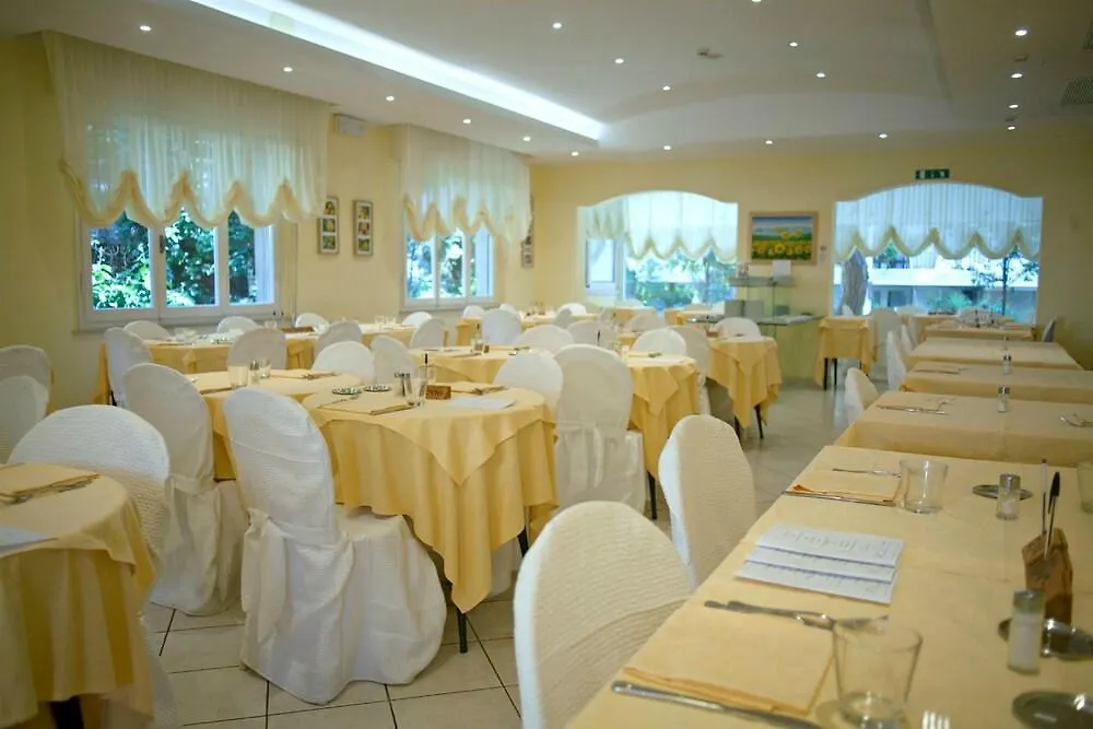 ***  Hotel Cannes - In Pieno Centro Ριτσιόνε Ιταλία