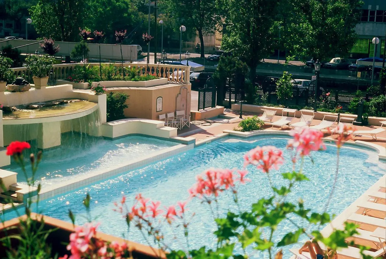 Hotel Cannes - In Pieno Centro Ριτσιόνε