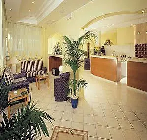 Hotel Cannes - In Pieno Centro Ριτσιόνε